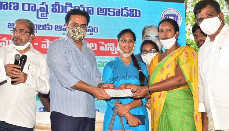 జర్నలిస్టులకు ఇండ్లస్థలాలు.. బాధ్యత నాదే
