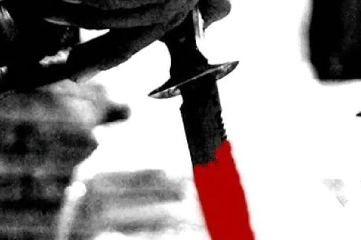 కత్తులతో ఇద్దరిపై దాడి