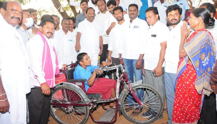 అడిగిన రెండు గంటల్లోనే ట్రైసైకిల్