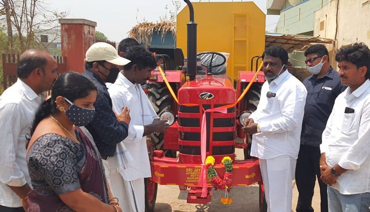 నాటిన ప్రతి మొక్కనూ బతికించాలి