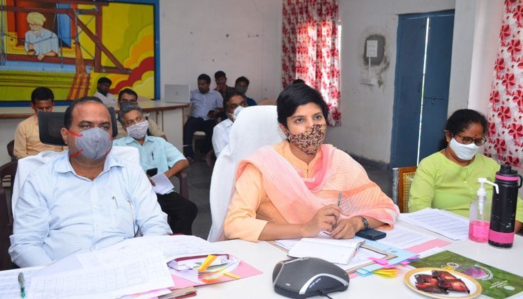 ప్రతి మున్సిపాలిటీలో సమీకృత మార్కెట్‌