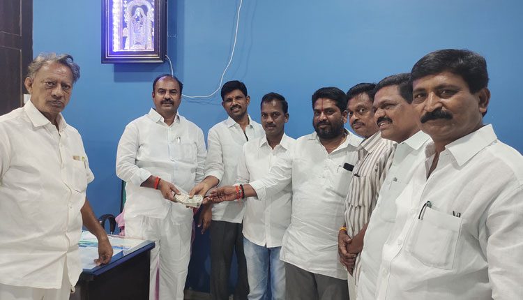 ఆలయాభివృద్ధికి సహకారం అందిస్తా