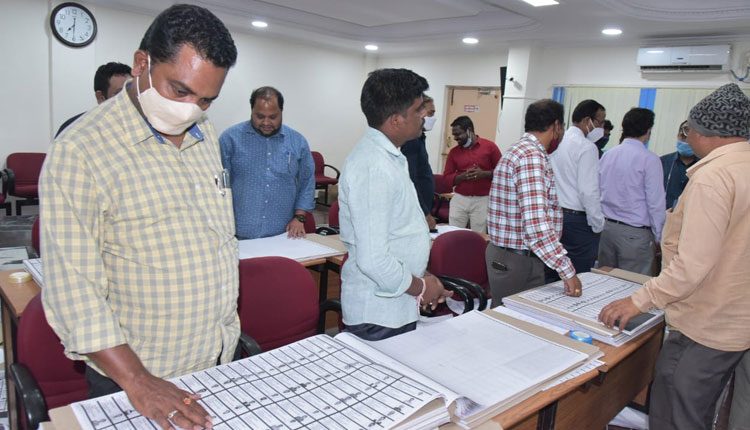 నల్లగొండకు చేరిన ఎమ్మెల్సీ ఎన్నికల బ్యాలెట్‌ పేపర్లు