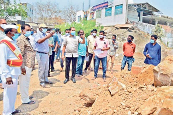 మున్సిపాలిటీల్లో సమీకృత మార్కెట్లు