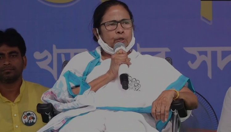 ఎన్నికల వేళ బంగ్లాదేశ్లో బెంగాల్పై లెక్చర్లా..?: మమతాబెనర్జి