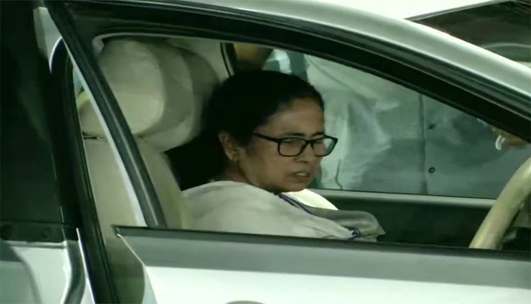 ఆసుపత్రి నుంచి మమత డిశ్చార్జ్‌.. విశాంత్రి తీసుకోవాలన్న వైద్యులు