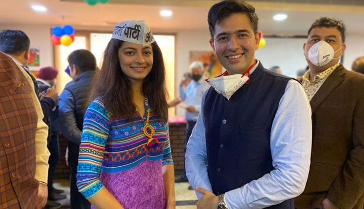 ఆప్‌లో చేరిన అంద‌గ‌త్తె మాన్సీ సెహ‌గ‌ల్