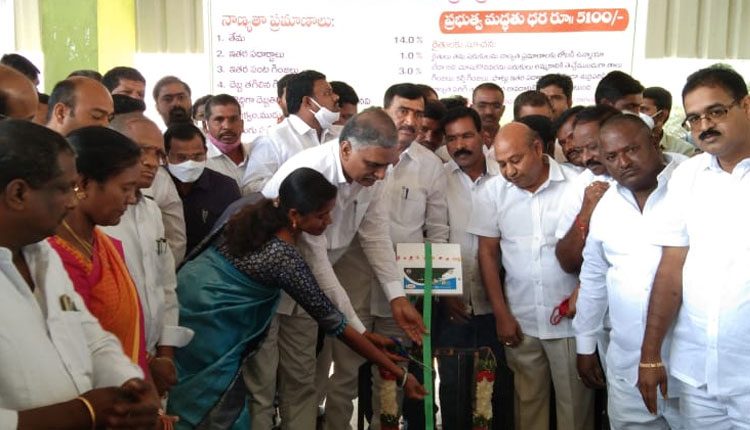 దళారులను నమ్మి రైతులు మోసపోవద్దు: మంత్రి హరీశ్‌