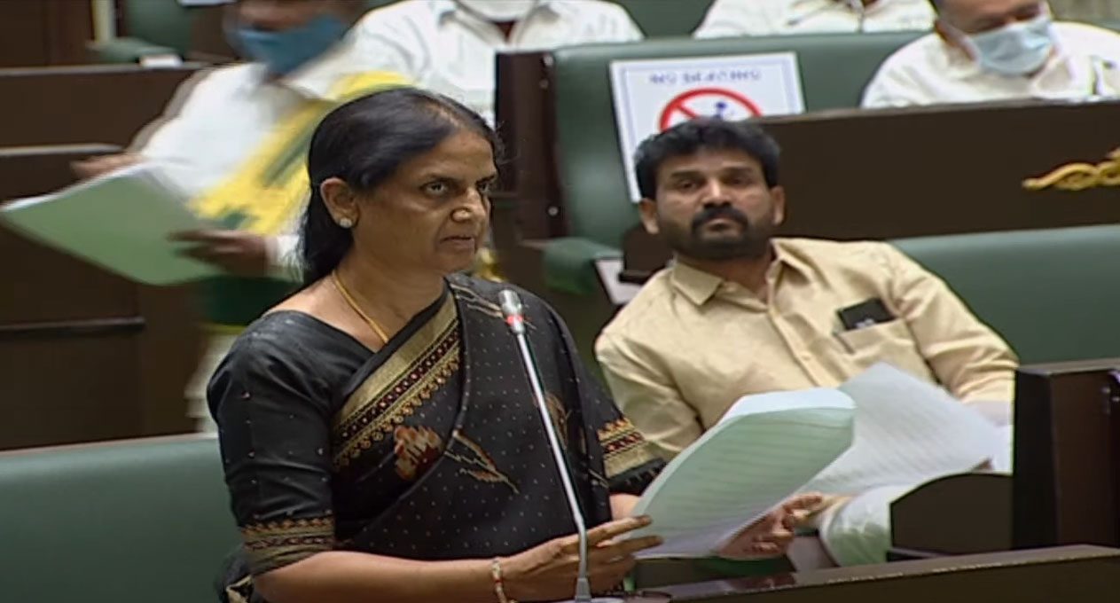 విధిగా మాస్కు ధ‌రించండి : మంత్రి స‌బిత