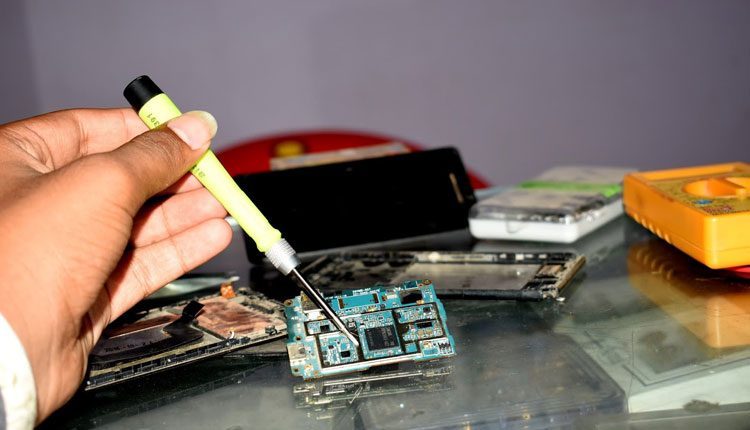 మొబైల్‌ హార్డ్‌వేర్‌ ఇంజినీరింగ్‌లో ఉచిత శిక్షణ