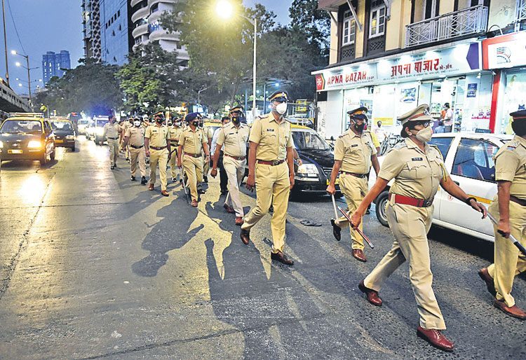 లాక్‌డౌన్‌ దిశగా మహారాష్ట్ర
