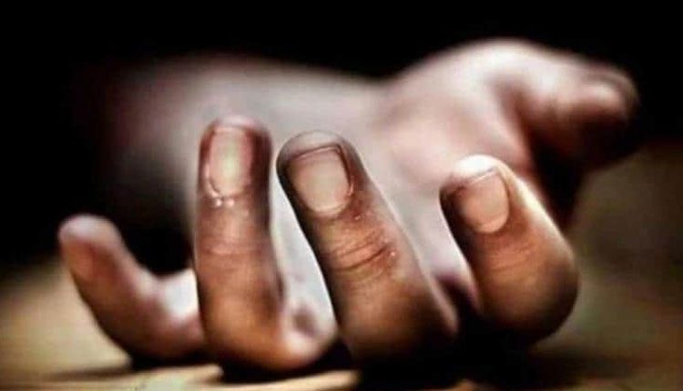 హైదరాబాద్లో అర్ధరాత్రి వ్యక్తి దారుణ హత్య