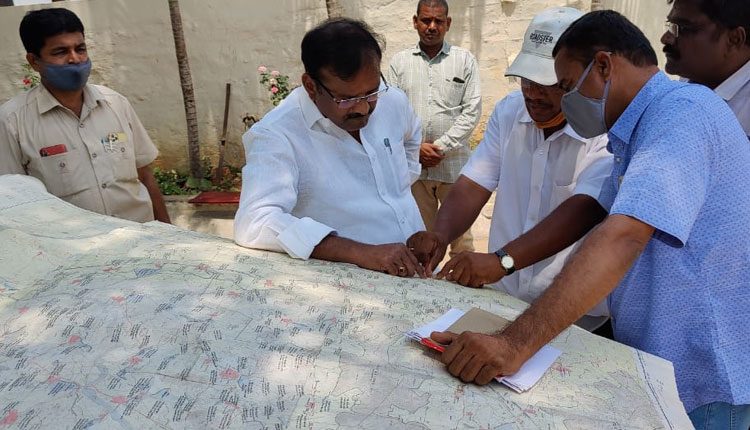 ప్రతి ఎకరాకూ నీరందిస్తాం