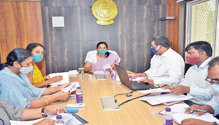 బస్తీ దవాఖానల్లో ఈ హెల్త్‌ కార్డులు