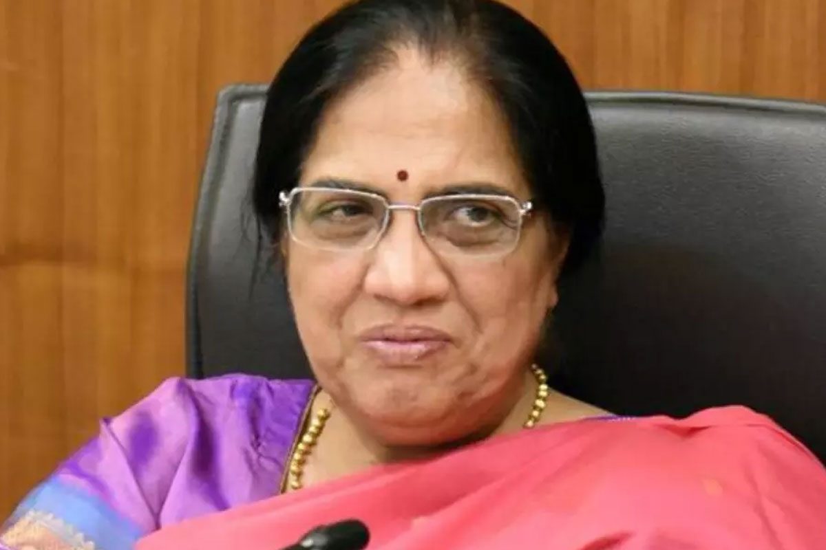 నీలం సాహ్ని రాజీనామా.. ఆమోదం తెలిపిన ప్రభుత్వం