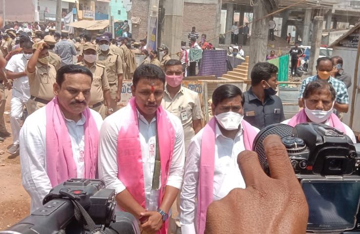 సాగర్‌.. గులాబీమయం