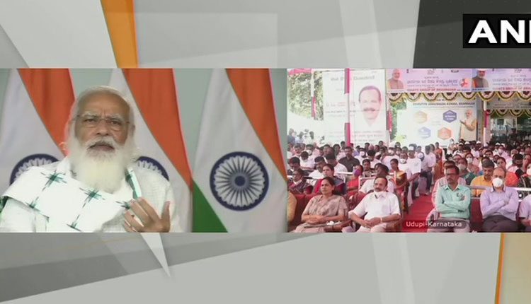 పేద‌ల నేస్తాలు, జ‌న ఔష‌ధీ కేంద్రాలు: ప్ర‌ధాని మోదీ