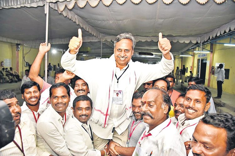 ఫలించిన ‘సోషల్‌’ వ్యూహం!