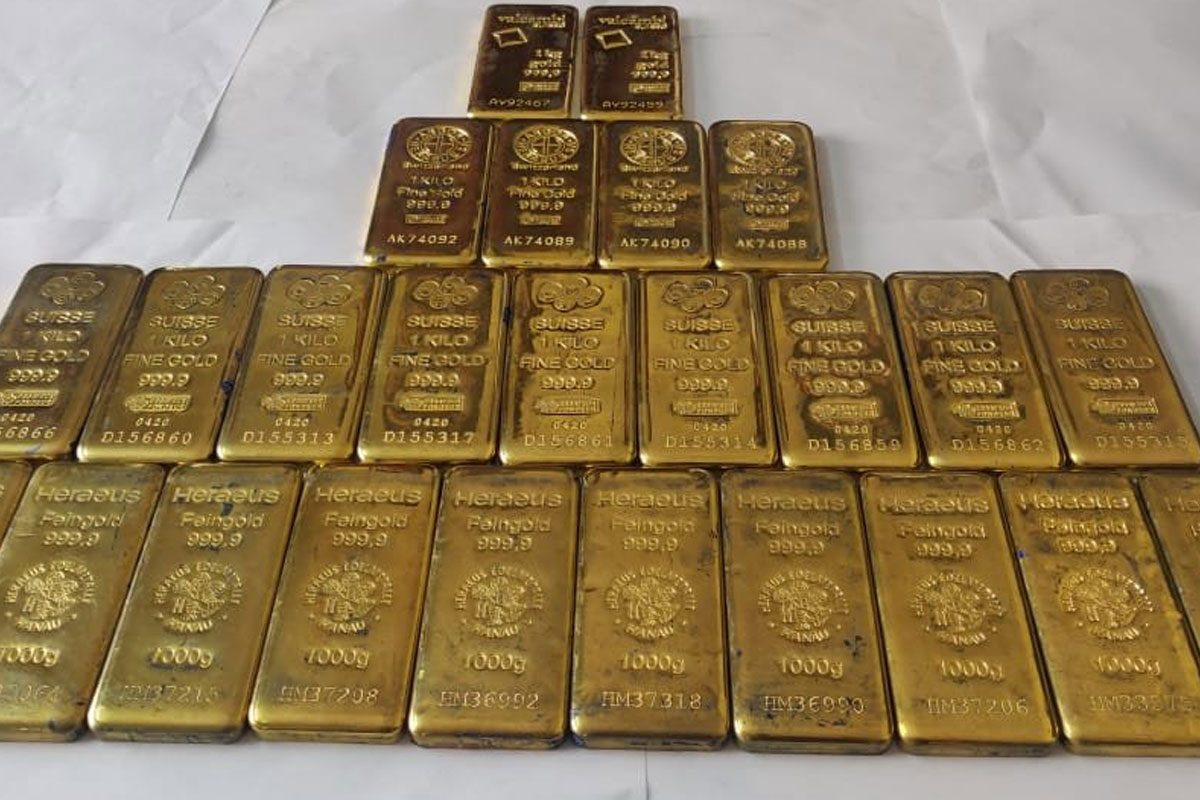 కారు ఎయిర్‌ బ్యాగుల్లో 25 కిలోల బంగారం..