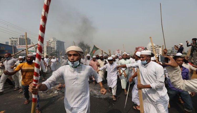 బంగ్లాదేశ్‌లో మోదీ పర్యటన.. షేక్‌ హసీనా మెడపై కత్తి