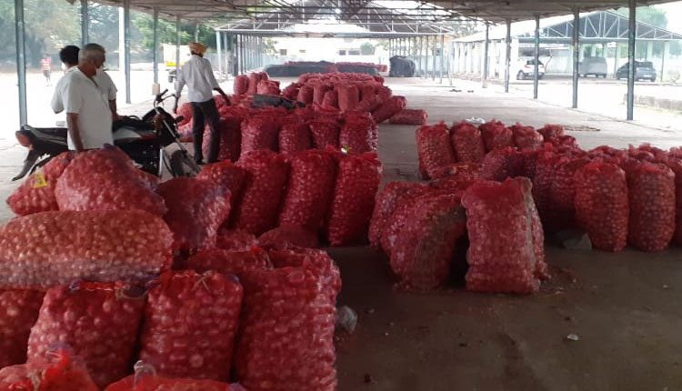 ఉల్లి వేలం ప్రారంభం