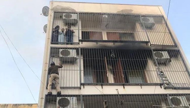 ఆ పోలీసులు రియ‌ల్ స్పైడ‌ర్ మ్యాన్స్: ‌నెటిజ‌న్‌ల ప్ర‌శంస‌లు