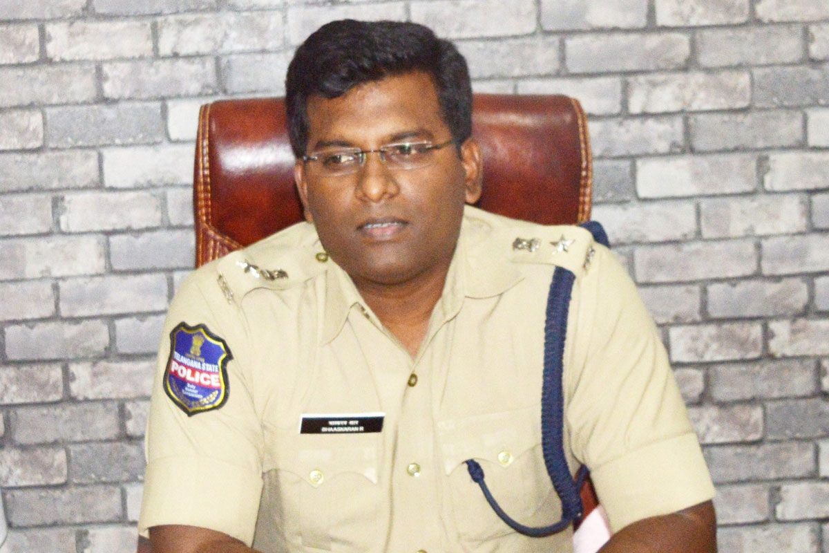 పరిమితికి మించి కూర్చోవడం వల్లే.. : ఎస్పీ భాస్కరన్