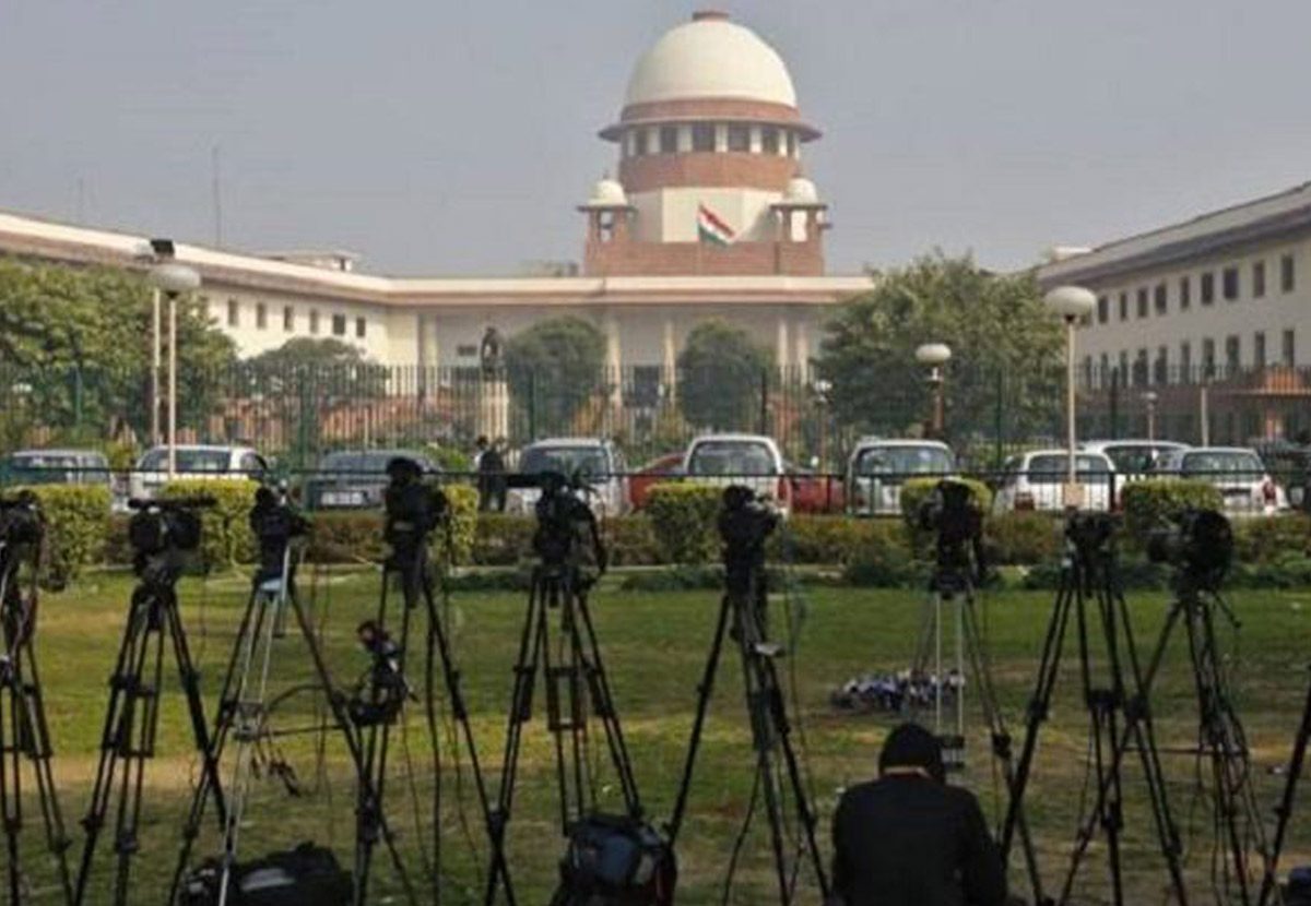 అధికారుల‌ను జైల్లో వేస్తే ఆక్సిజ‌న్ రాదు: సుప్రీంలో కేంద్రం వాద‌న‌