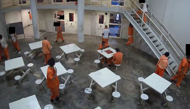 అమెరికా పోలీస్‌, జైళ్లు సహా.. టెస్లా సెక్యూరిటీ కెమెరాలు హ్యాక్‌