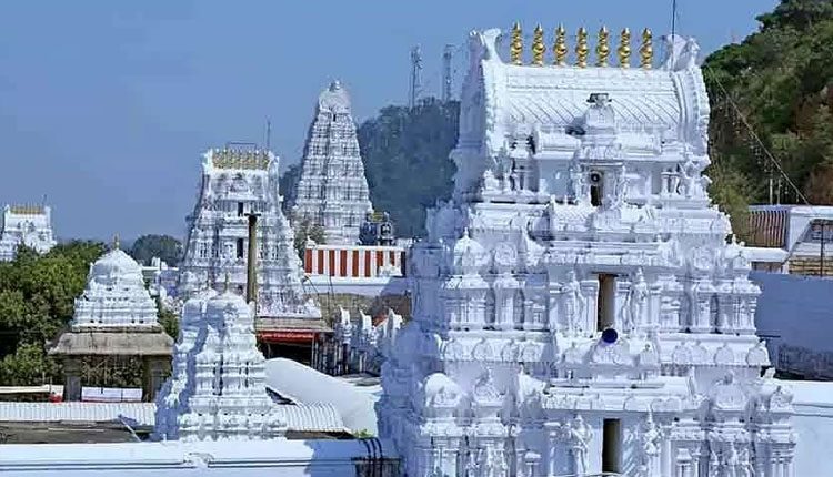 శ్రీకాళహస్తి ఆలయంలో వైభవంగా స్వామివారి ధ్వజారోహణ