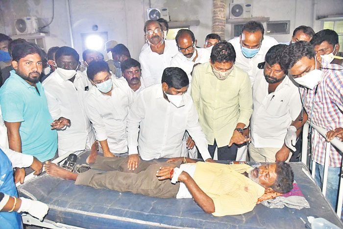 కుప్పకూలిన గ్యాలరీ