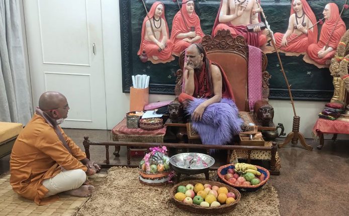 స్వరూపానందేంద్ర స్వామిని కలిసిన టీటీడీ ఈఓ జవహర్‌ రెడ్డి