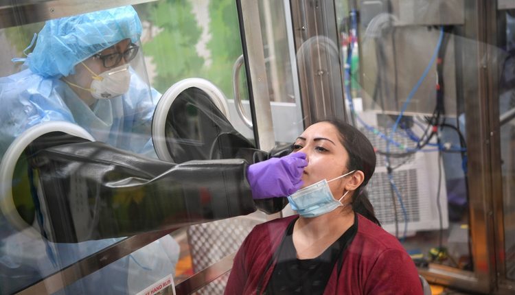 తెలంగాణలో కొత్తగా 965 కరోనా కేసులు