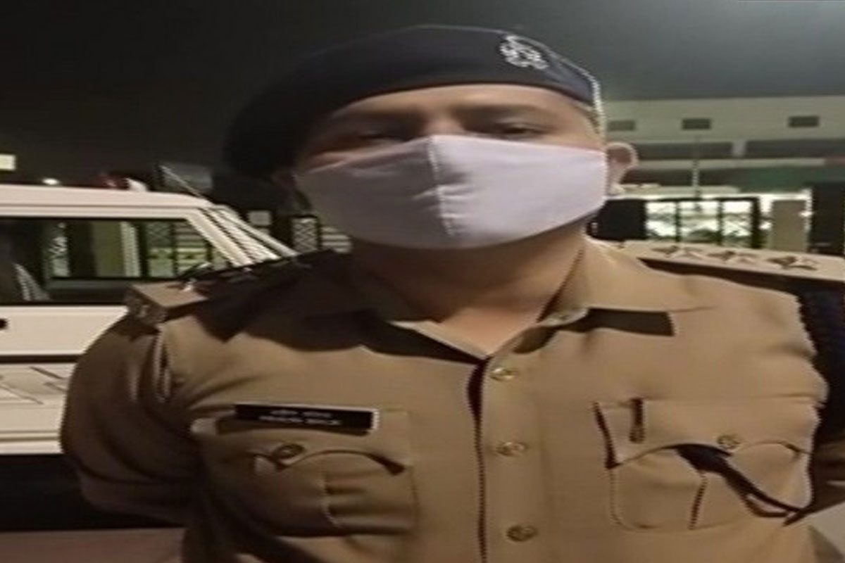 మోడలింగ్ అకాశం ఇస్తామని నమ్మించి యువతిపై లైంగిక దాడి