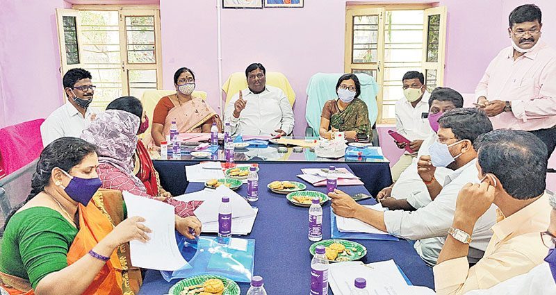 పరిగి మున్సిపాలిటీ బడ్జెట్ రూ.27.37 కోట్లకు ఆమోదం