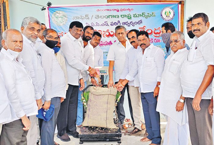 రైతులకు దన్నుగా ప్రభుత్వం
