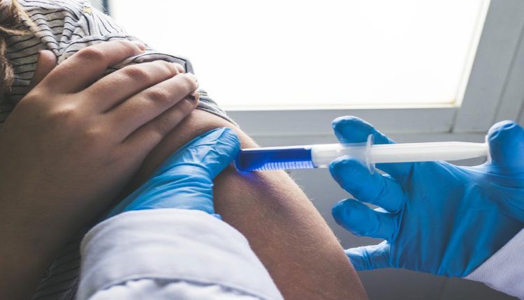 టీకా రెండు డోసులు తీసుకున్న వైద్యుడికి కరోనా పాజిటివ్