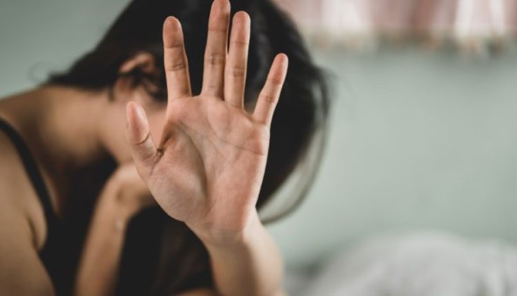 పెళ్లి చూపులకు వచ్చిన అబ్బాయికి వాట్సాప్‌లో చేరిన అమ్మాయి నగ్న ఫొటో.. అప్పుడుకానీ అమ్మాయికి నిజం తెలియలేదు!