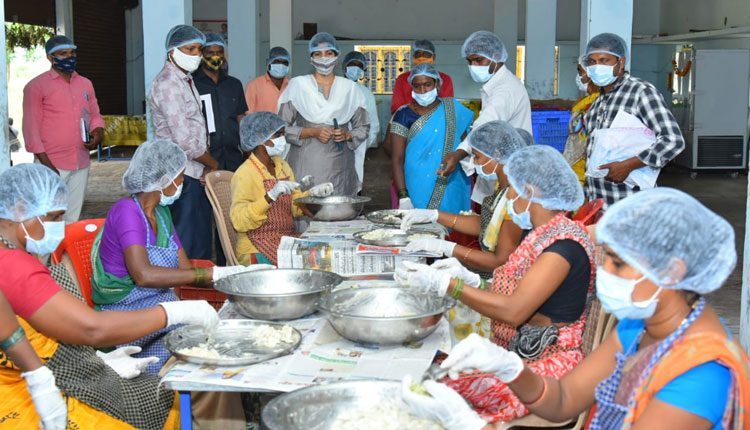 స్థానిక ఉత్పత్తులకు పెద్దపీట