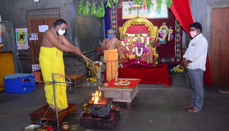 స్వామివారికి ఆంతరంగిక సేవలు