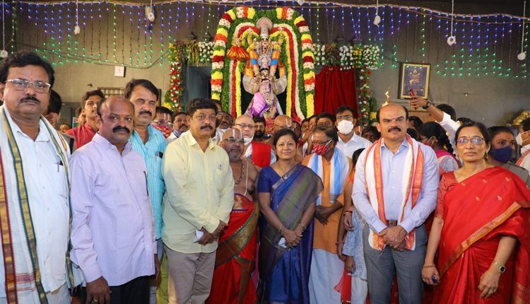 మహావిష్ణువుగా దర్శనమిచ్చిన యాదాద్రీశుడు