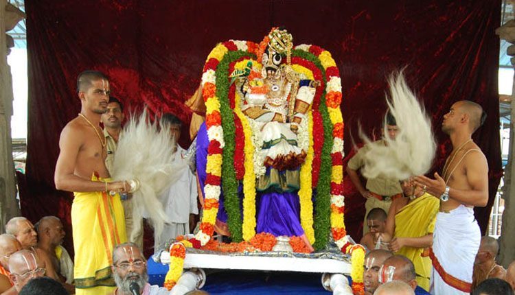 జగన్మోహిని అవతారంలో లక్ష్మీనారసింహుడు