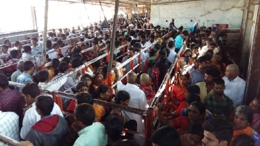 క‌రోనా విజృంభ‌ణ‌.. యాదాద్రిలో ఆర్జిత సేవ‌లు నిలిపివేత‌