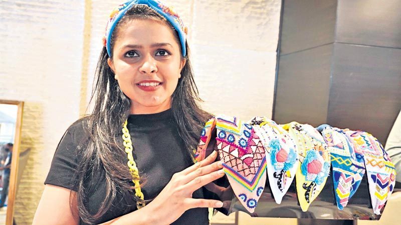 జేమ్స్‌.. బ్యాండ్స్‌!