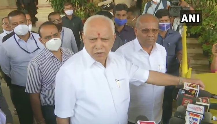 ప్రధాని గడ్డంపైనా అర్థంపర్థం లేని వ్యాఖ్యలు: కర్ణాటక సీఎం
