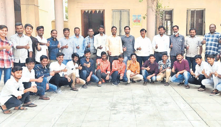 మెయిన్స్‌లో మెరికలు