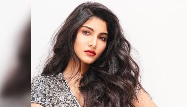 స‌ల్మాన్ ఖాన్ మేన‌కోడ‌లు బాలీవుడ్ ఎంట్రీ..!