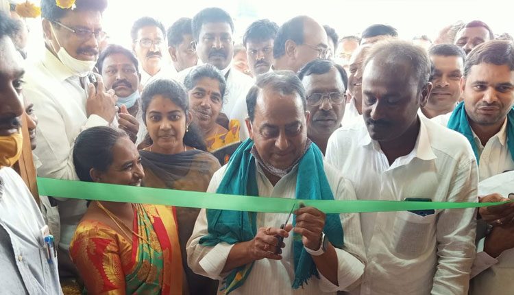 రైతు వేదికలు దేశానికే ఆదర్శం : మంత్రి ఇంద్రకరణ్‌రెడ్డి