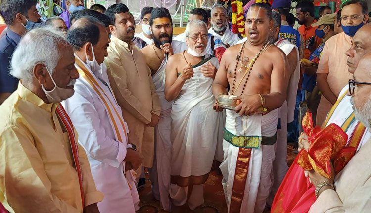 జూబ్లీహిల్స్ వేంక‌టేశ్వర స్వామిని ద‌ర్శించుకున్న ప్రముఖులు