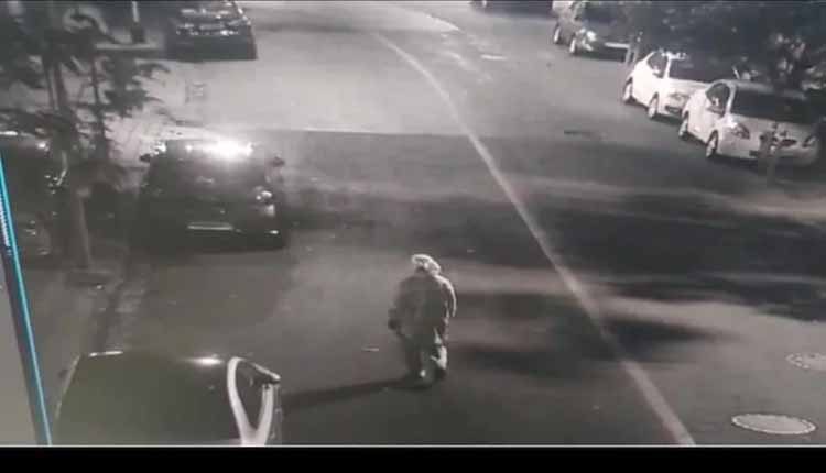 అంబానీ ఇంటి ముందు పేలుడు ప‌దార్థాలు.. పీపీఈ కిట్‌లో అనుమానితుడు